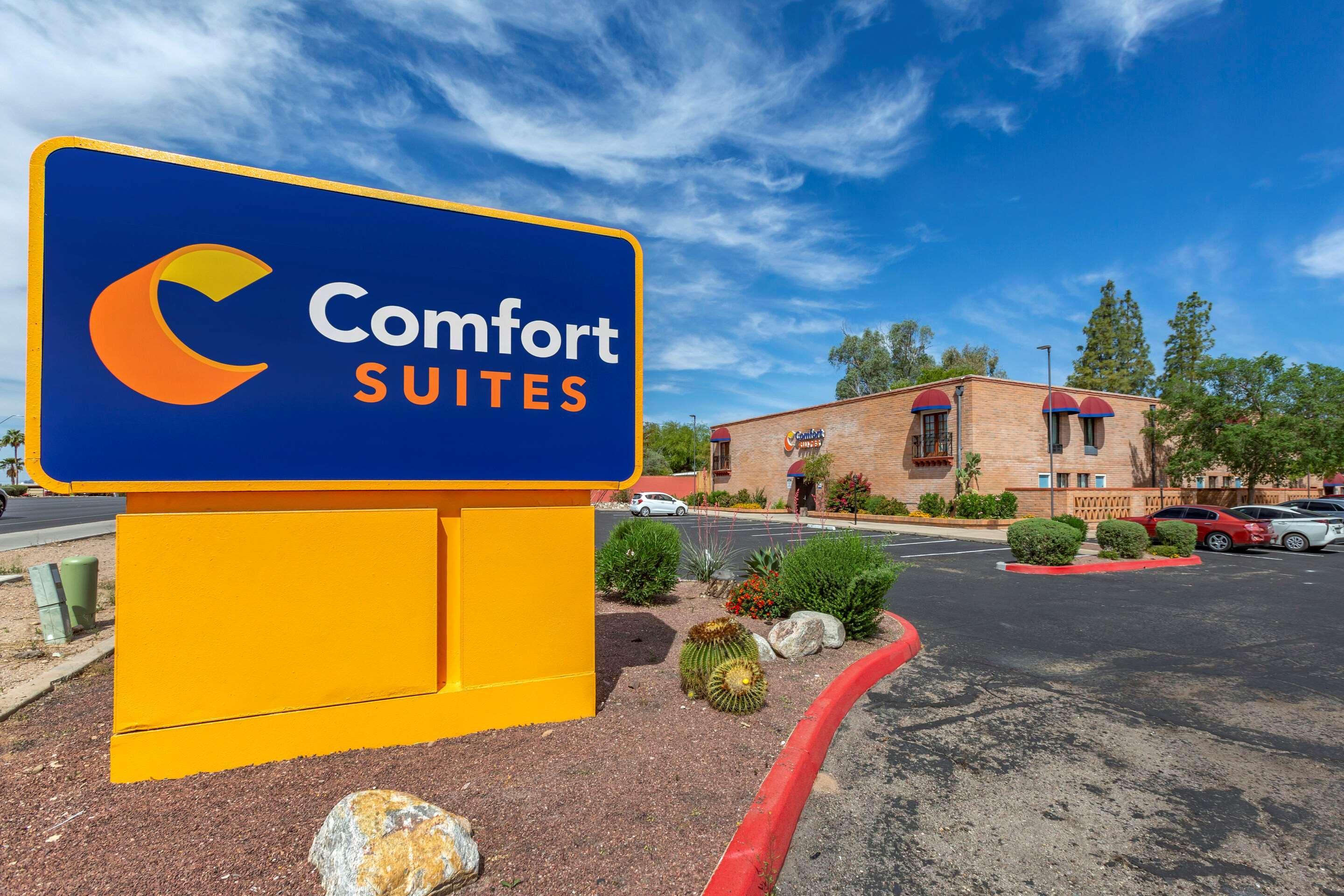 Comfort Suites At Sabino Canyon Tucson Exterior photo